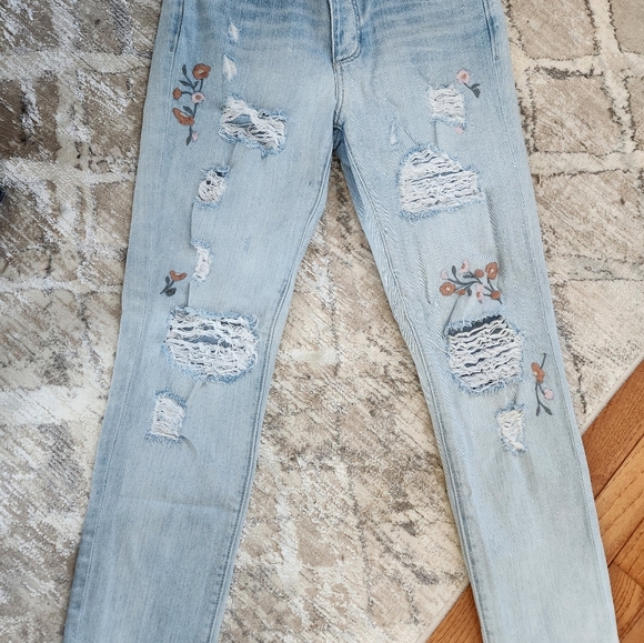 Lucky Brand Embroidered Distressed Light Blue Jeans, 4/27 - Picture 1 of 7